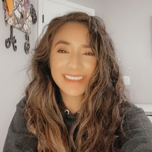 Meet your Posher, Marisa